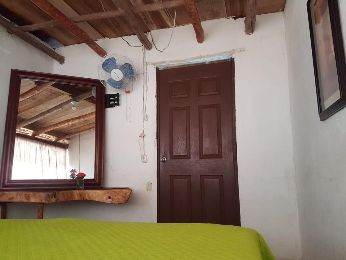 Mi Casa En La Playa Bed and Breakfast Escuintla Exteriör bild